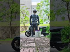 見る: 72V 58Ah LFP 電動バイクバッテリー IP65 交換可能ショーケース