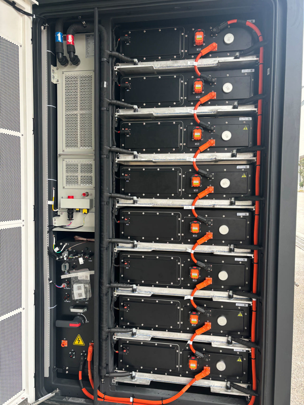 385kwh 定数容量 液体冷却法による屋外エネルギー貯蔵室システム
