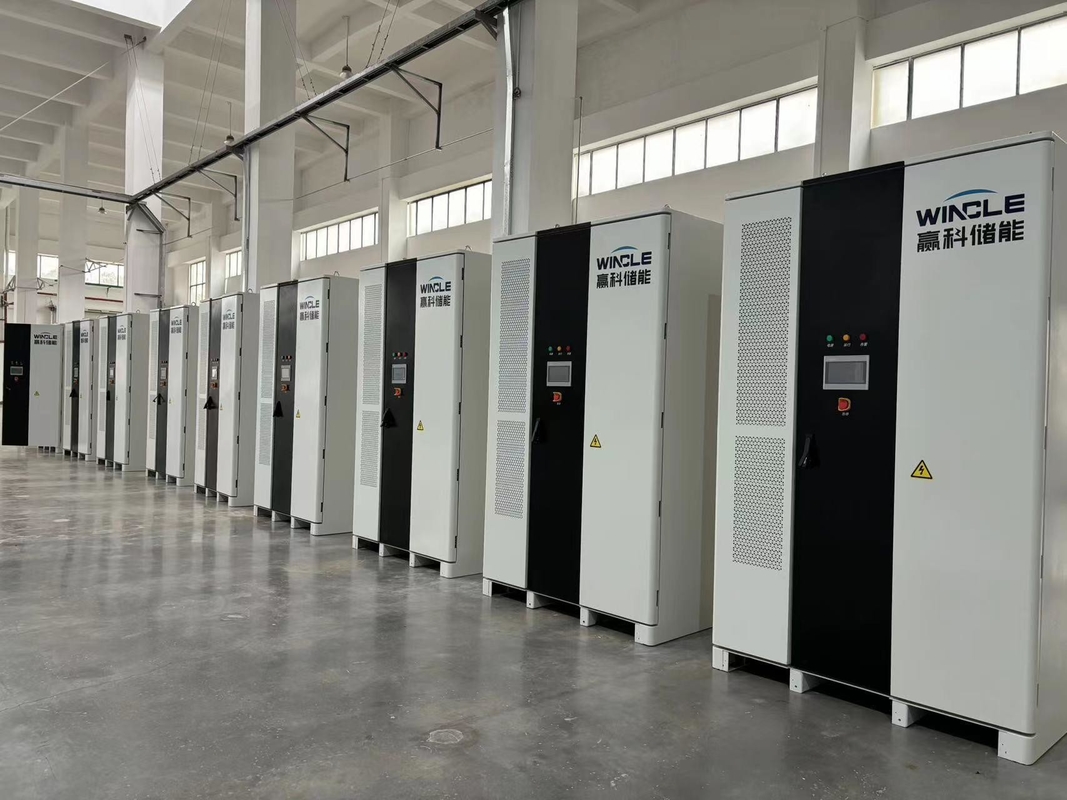 8000サイクルタイム 135kW 289kWh マイクログリッド用液体冷却エネルギー貯蔵システム