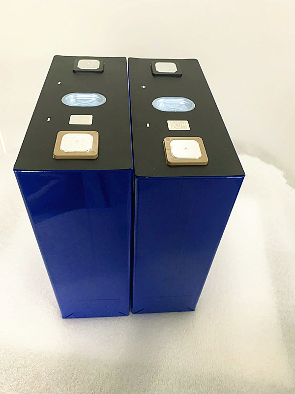 2c LFP バッテリーセル 280ah 産業用および商業用用 Ess 1 枚 注文サンプル